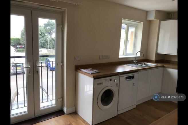 Light Bright Kitchen With Breakfast Bar