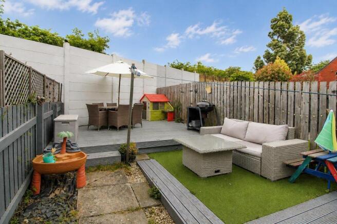 3 bed Town House for sale Image 12