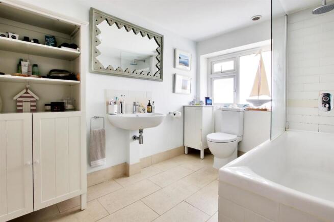Family Bathroom.jpg
