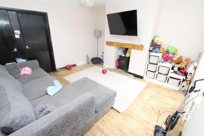 3 bed Terraced for sale Image 4