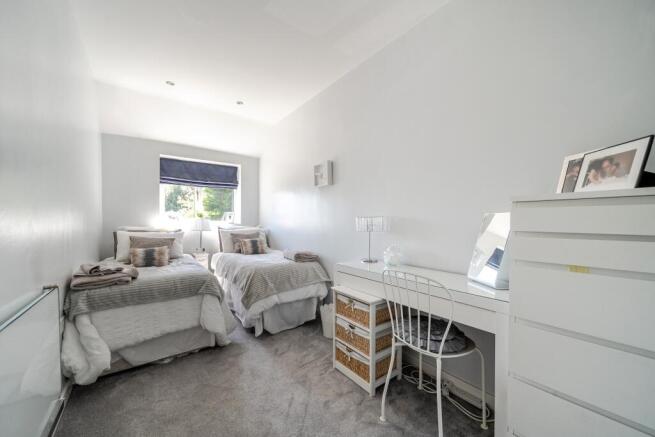 4 bed Semi-Detached for sale Image 10