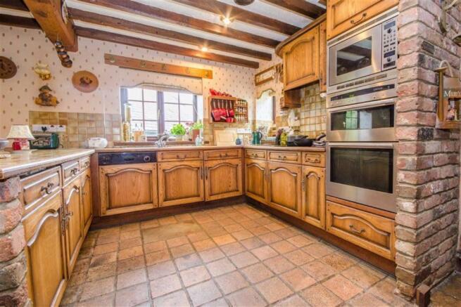FARMHOUSE KITCHEN / DINING ROOM