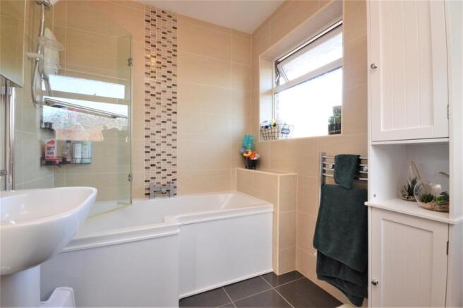 bathroom brockington.JPG