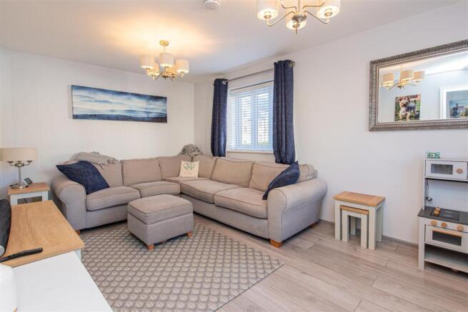 Troon Close, Corby photo 4