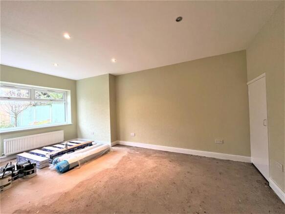 Rear Extended Lounge