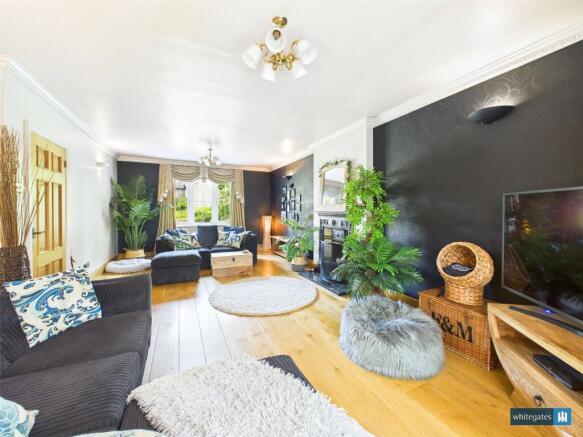5 bed Detached for sale Image 10