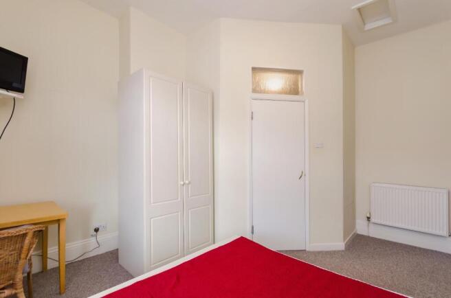 1 bed House Share to rent Image 3