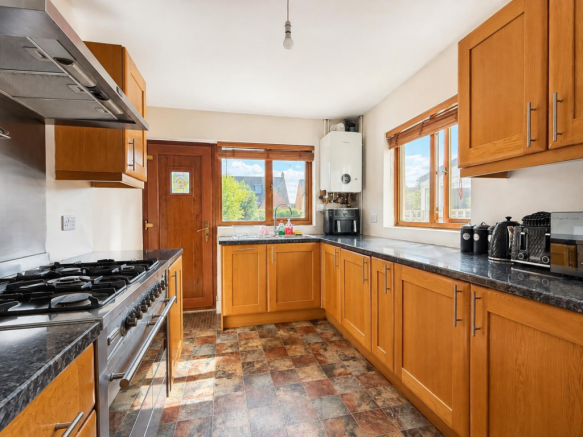 Ashwood Road, Duston, Northampton NN5 photo 4