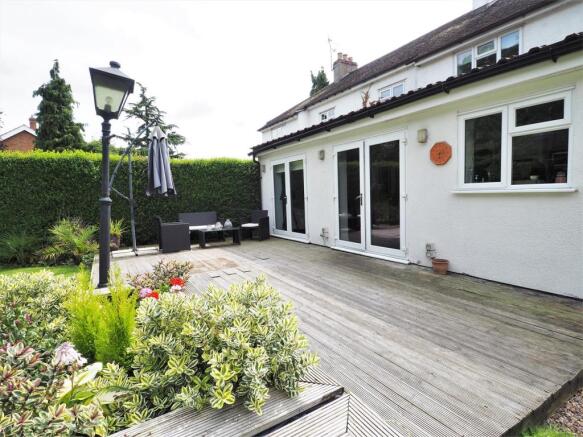 Decked Outdoor Entertainment Area 979