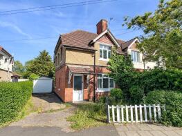 4, Railway Cottages, Carlton Drive, Barkingside, Ilford IG6 1LZ