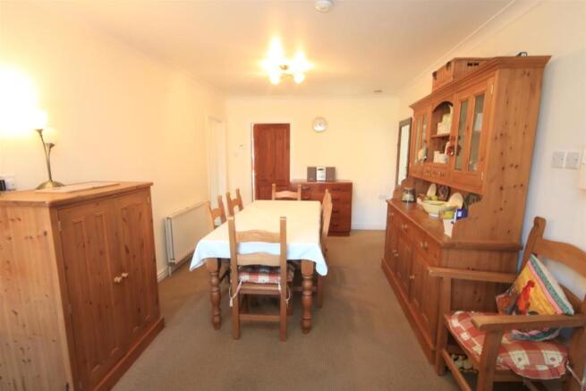 OPEN PLAN DINING KITCHEN