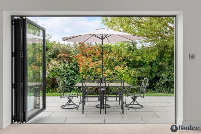 Lounge Bi-Folds