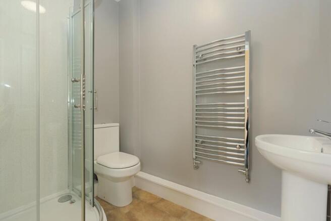 3 bed House for sale Image 10