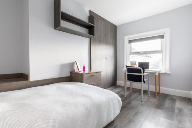 3 bed Flat to rent Image 4