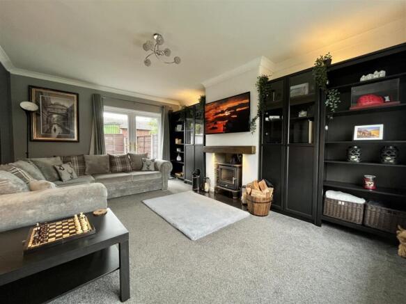 Third Avenue, Carrbrook, Stalybridge photo 4