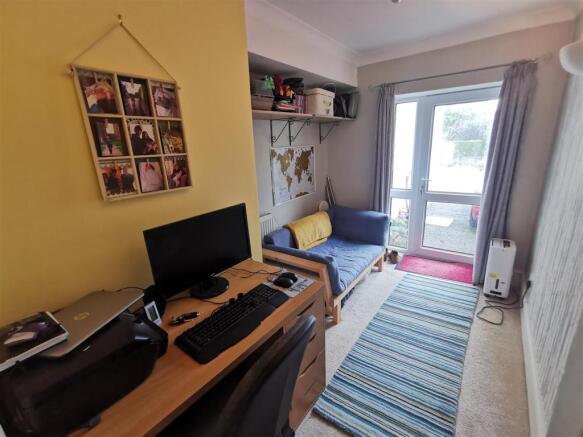 BEDROOM 2