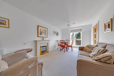 Birch Place, Dukes Ride, Crowthorne, RG45 6GT