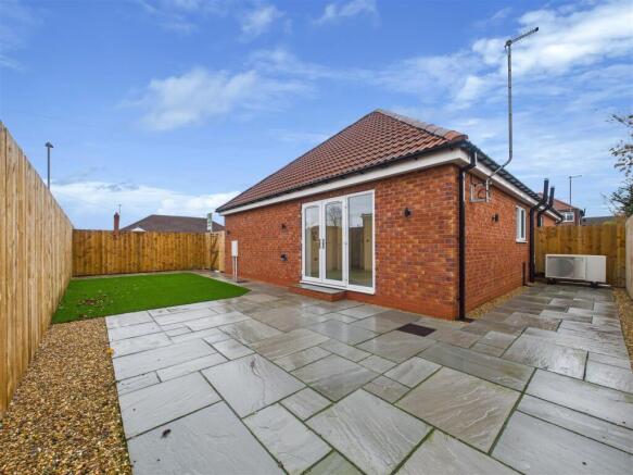 2 bed Semi-Detached Bungalow for sale Image 10