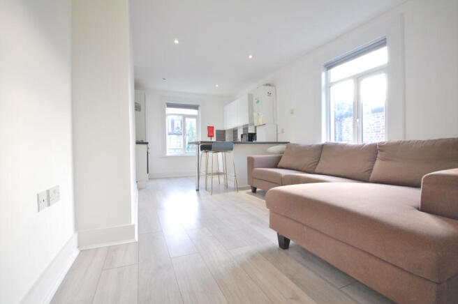 3 Bedroom First Floor Flat to rent
