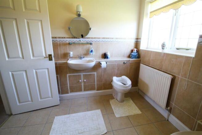 bath-shower room b.jpg