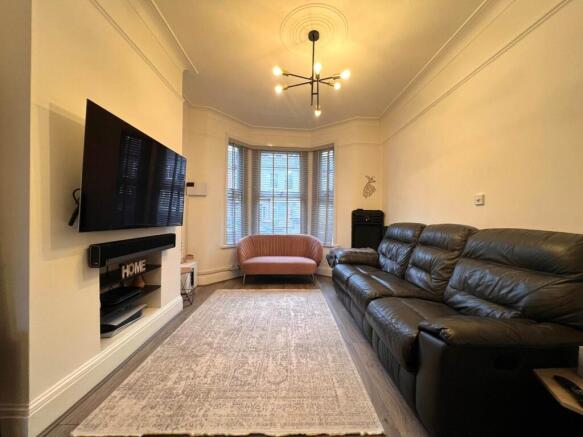 Dersingham Avenue, Manor Park, E12 6HW photo 2