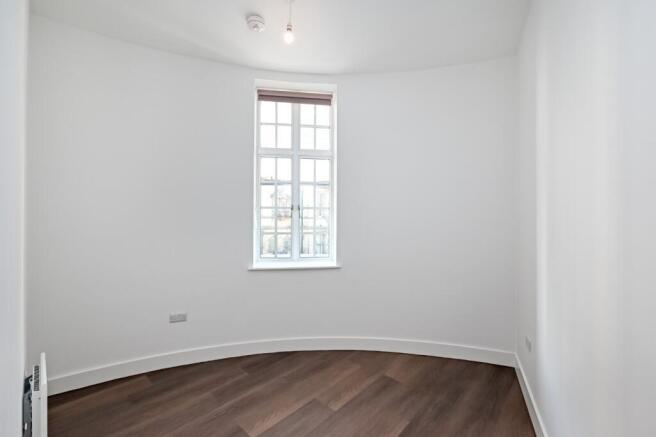 2 bed Flat to rent Image 6