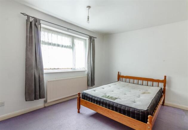 8391524-interior03.jpg