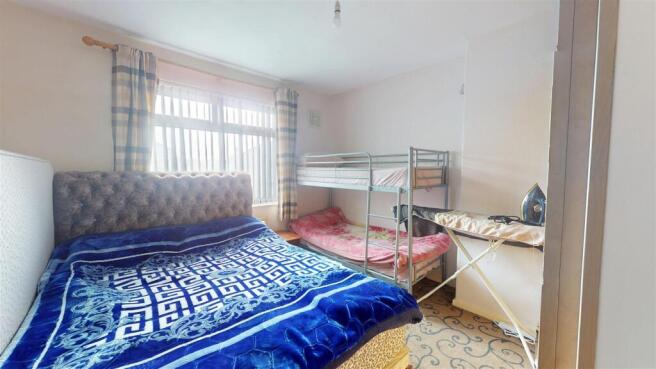 5 bed Semi-Detached for sale Image 6