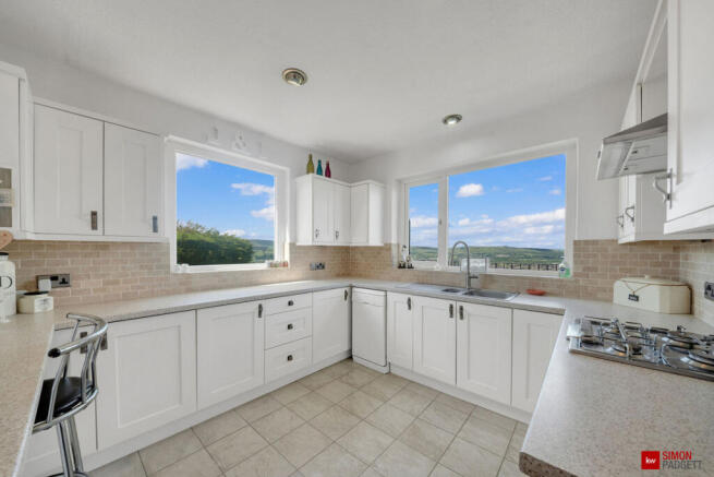 3 bed Terraced for sale Image 9