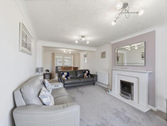 4 bed Detached for sale Image 5