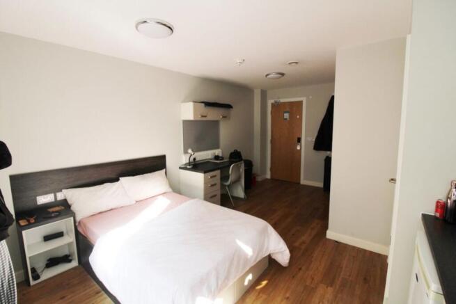 Studio to rent Image 5