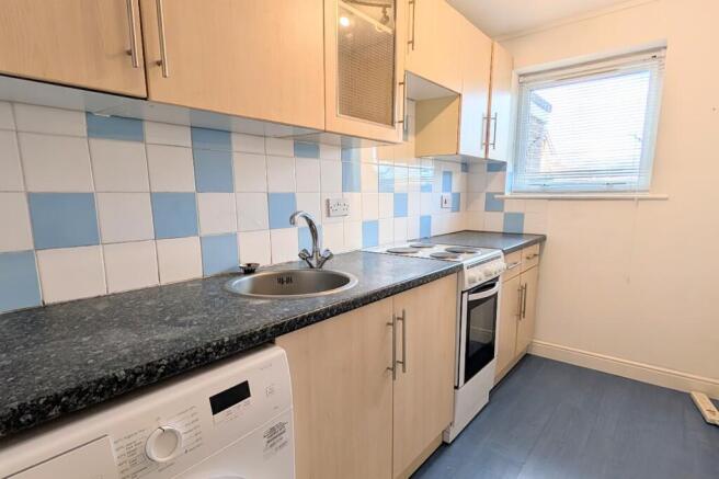 Sea Crest Road, Lee On The Solent photo 3