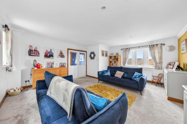 5 bed Detached for sale Image 6