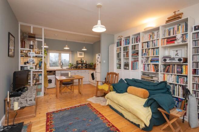 Lounge/Kitchen