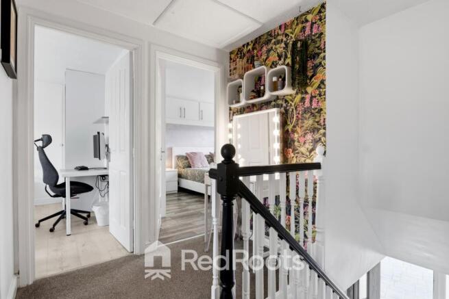 5 bed Detached for sale Image 10