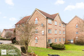 37, Osprey Court, Osprey Road, Waltham Abbey EN9 3RZ