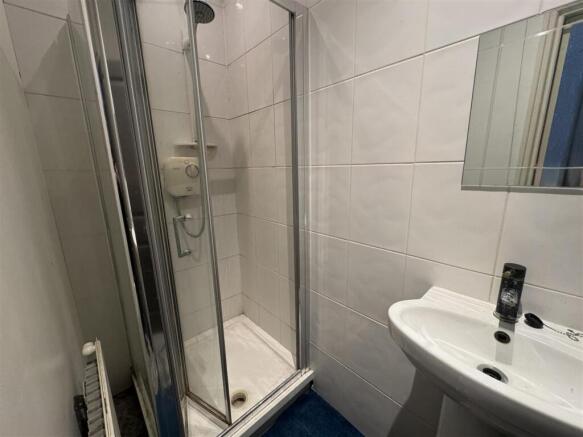 1 bed House Share to rent Image 12