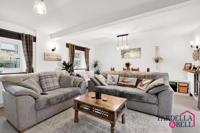 3 bed Semi-Detached for sale Image 9