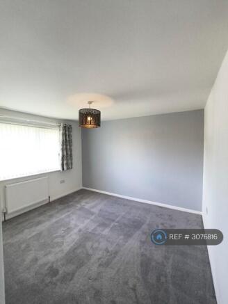 Bedroom 1 (3.8mx4m)