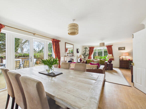 CAM02536G0-PR0062-STILL012