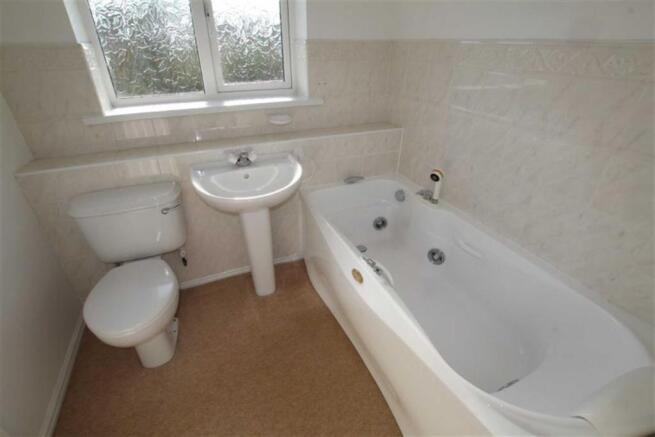 BATHROOM/WC
