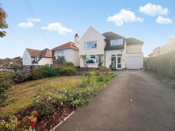 4-bed detached on Filey Road, Scarborough, YO11, £375,000