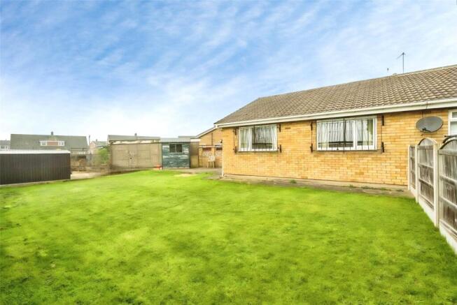 2 bed Bungalow for sale Image 12