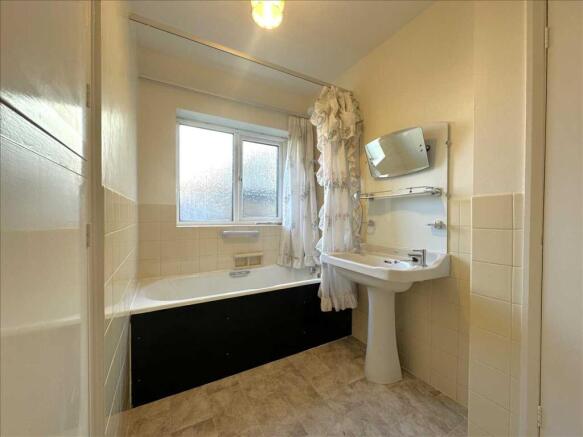 3 bed Bungalow for sale Image 10