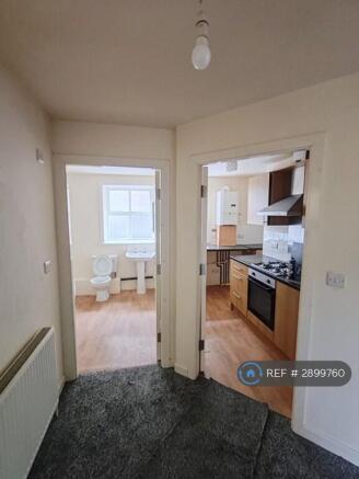 2 bed Flat to rent Image 6