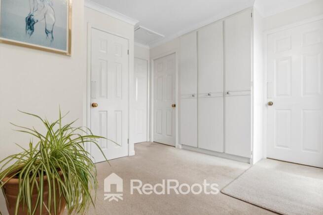 4 bed Detached for sale Image 11