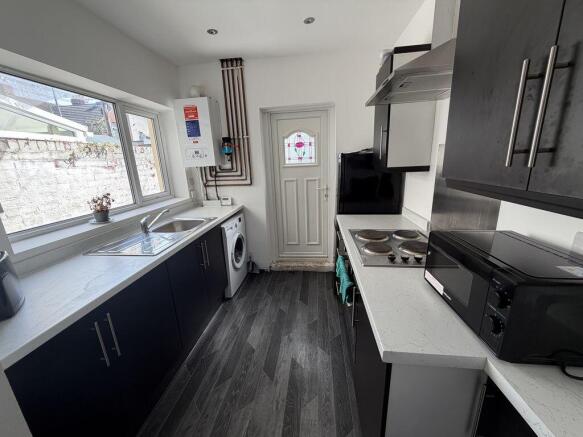 1 bed Flat to rent Image 4