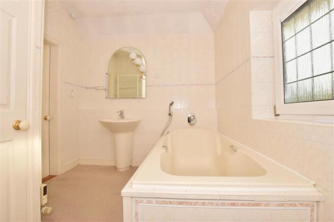 En-Suite Bathroom