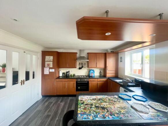 3 bed Terraced for sale Image 5