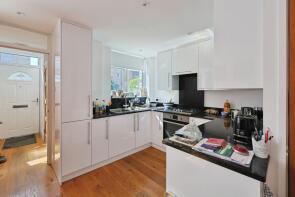 23, Stormont Road, London SW11 5EQ